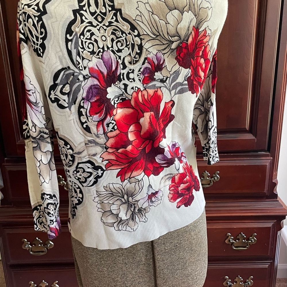 WHBM Sweater - Picture 2 of 3